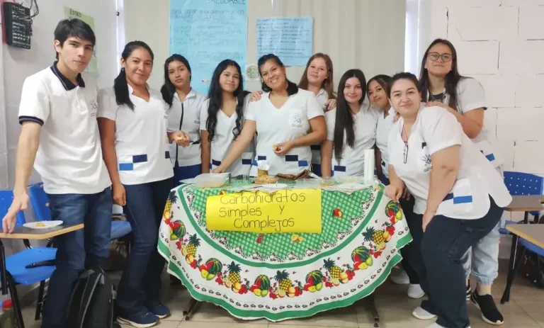 Estudiantes y Docentes en Acción: Promoviendo la Salud desde el Aula
