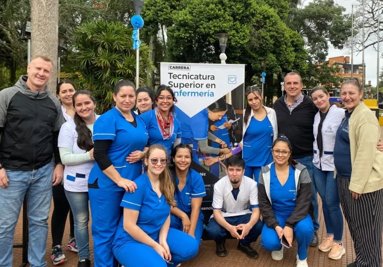 Los alumnos de la carrera de Enfermería participaron en una jornada práctica en tres puntos claves de la ciudad