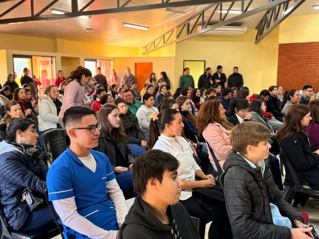 Img 2 Estudiantes del Instituto Superior Huellas Misioneras fueron adjudicados con Becas Municipales 2026