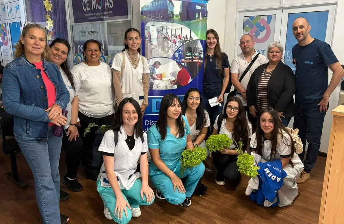 Estudiantes de Acompañamiento Terapéutico del ISHM realizaron una visita formativa a SEDRONAR img